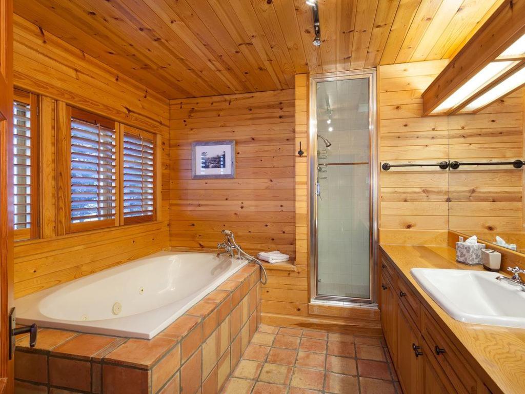 Chalet Heron By Outpost