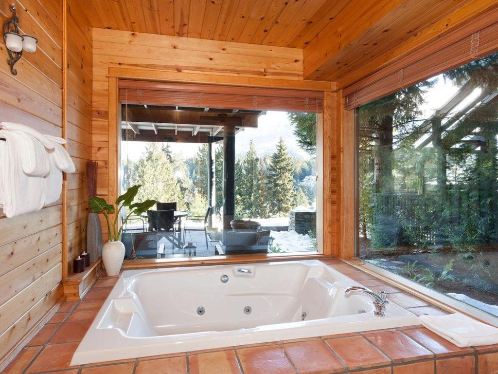 Heron By Outpost Chalet Whistler